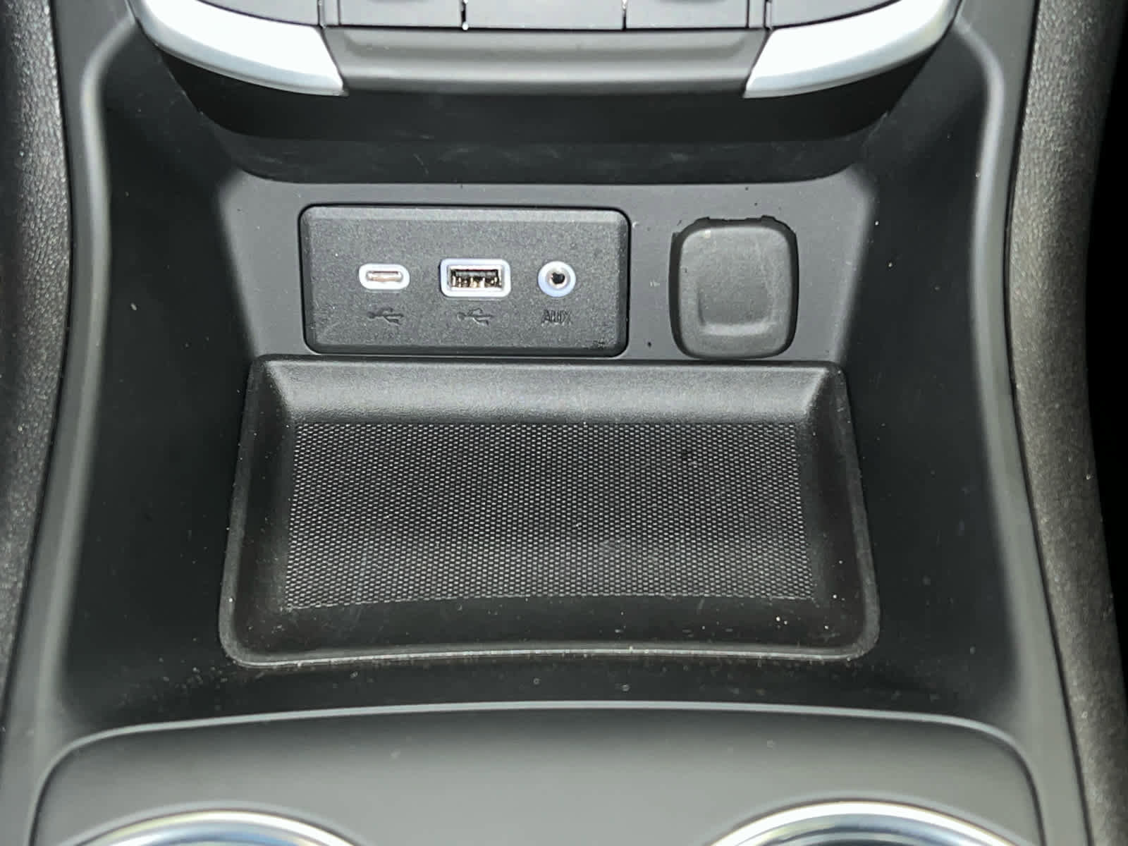 Used 2023 GMC Terrain SLE image 26