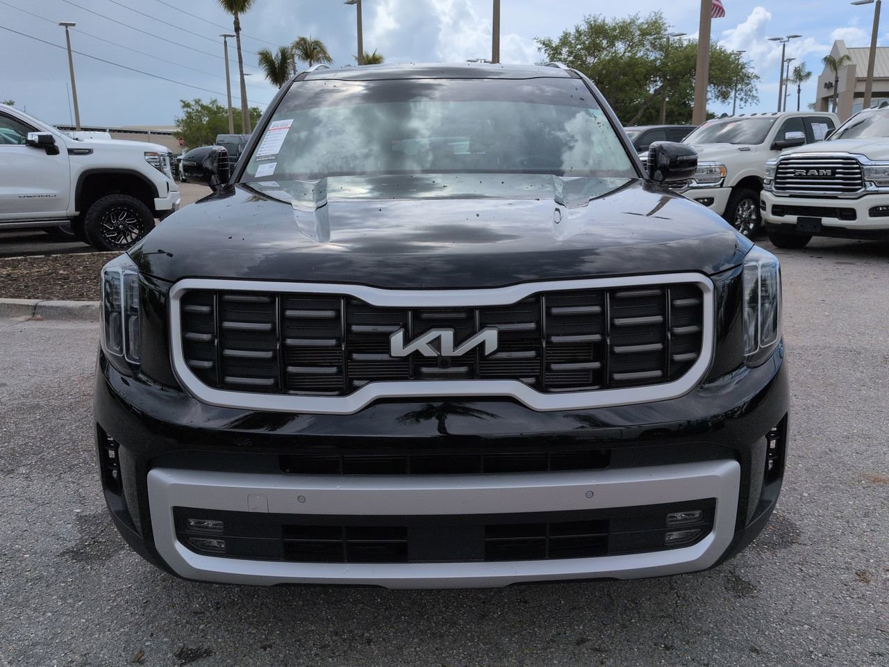 Used 2025 Kia Telluride SX image 3