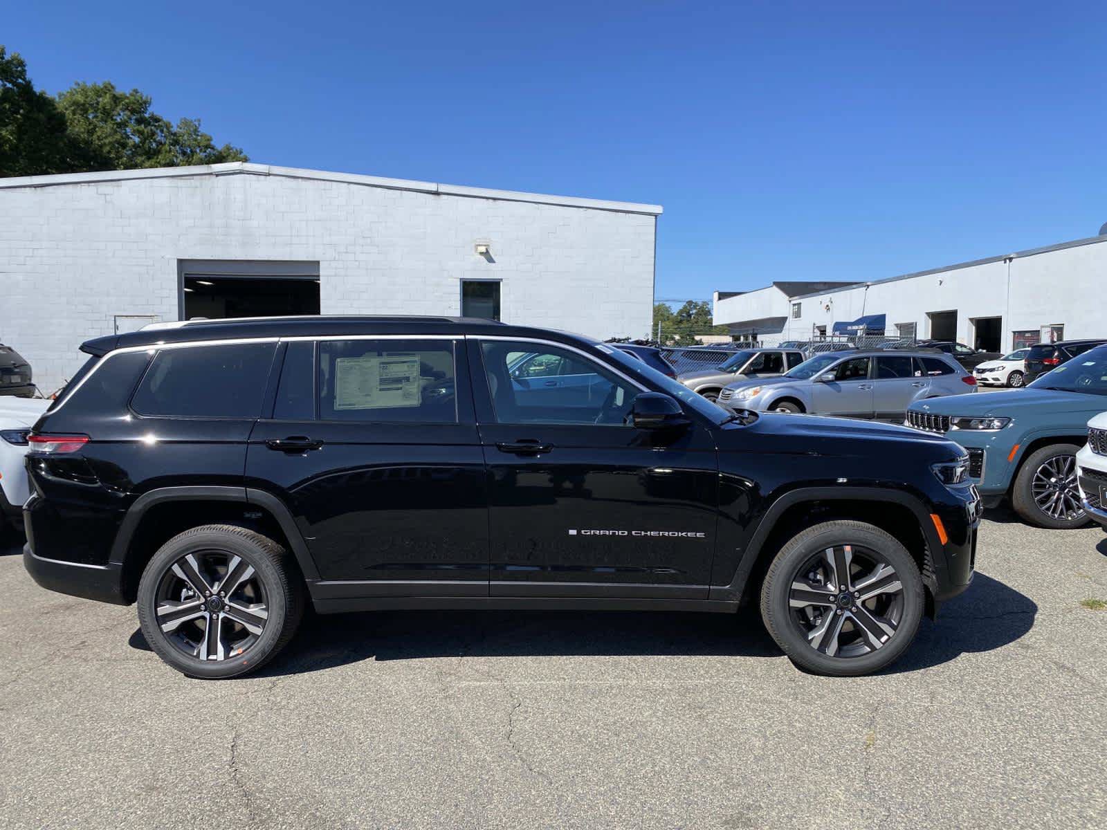 New 2027 Jeep Grand Cherokee L Limited AWD/4WD image 2