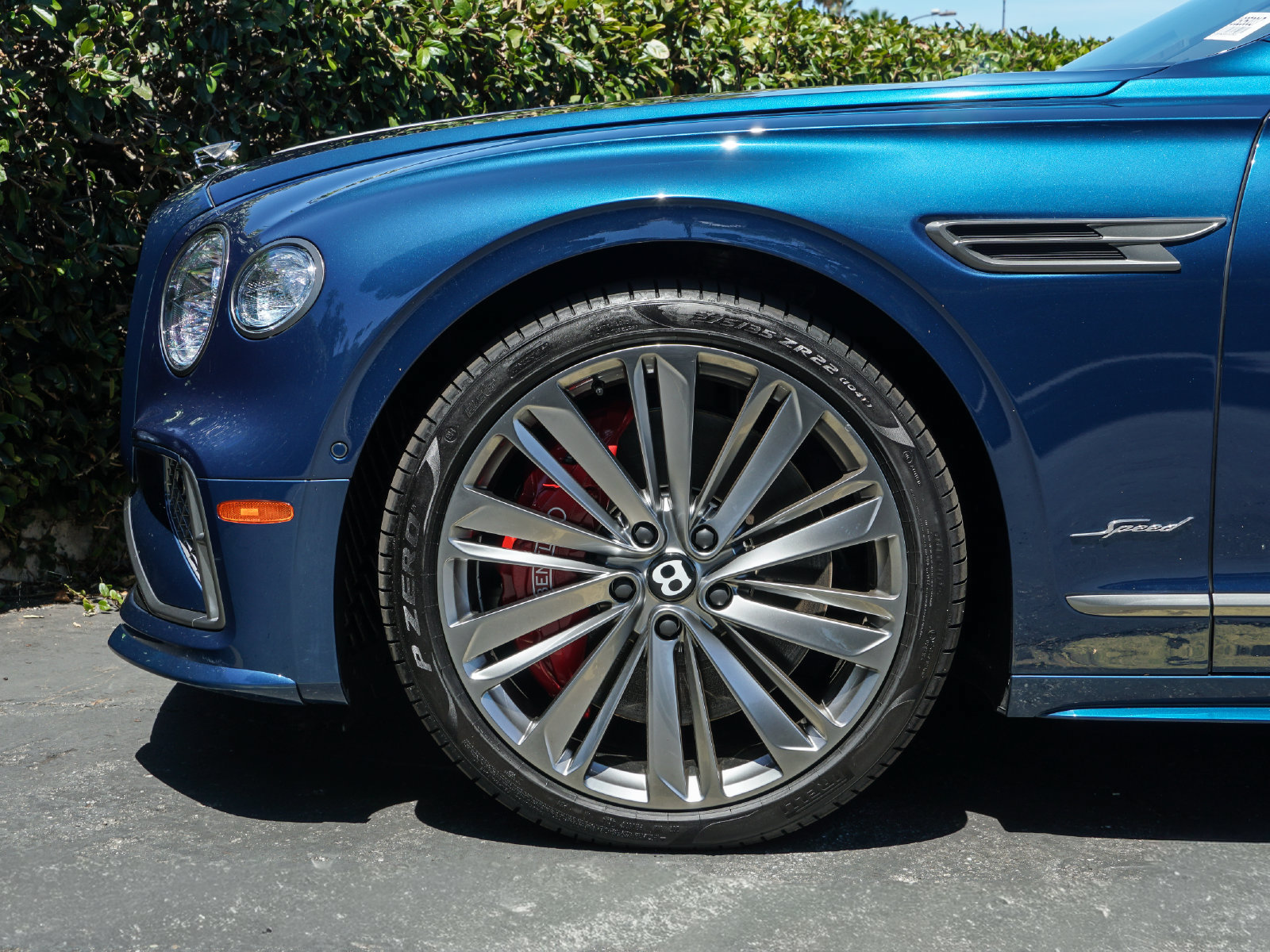 New 2025 Bentley Flying Spur Plug-In Hybrid AWD/4WD image 11