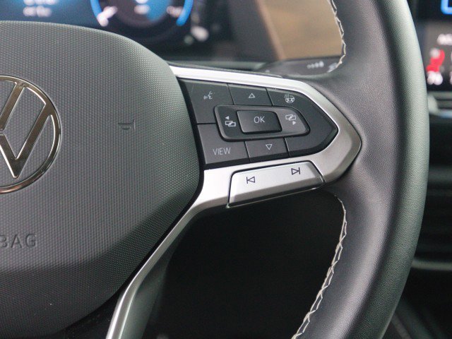 Used 2024 Volkswagen Atlas SE image 19