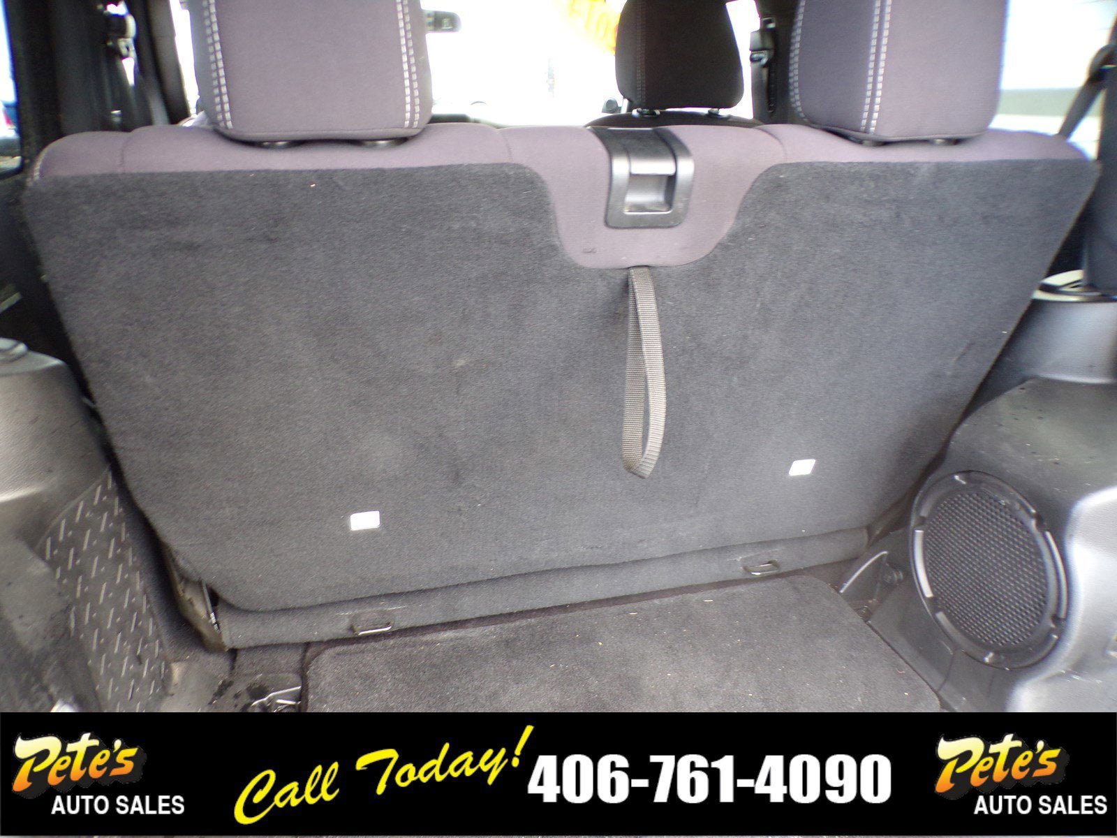 Used 2014 Jeep Wrangler Rubicon w/ Connectivity Group AWD/4WD image 12