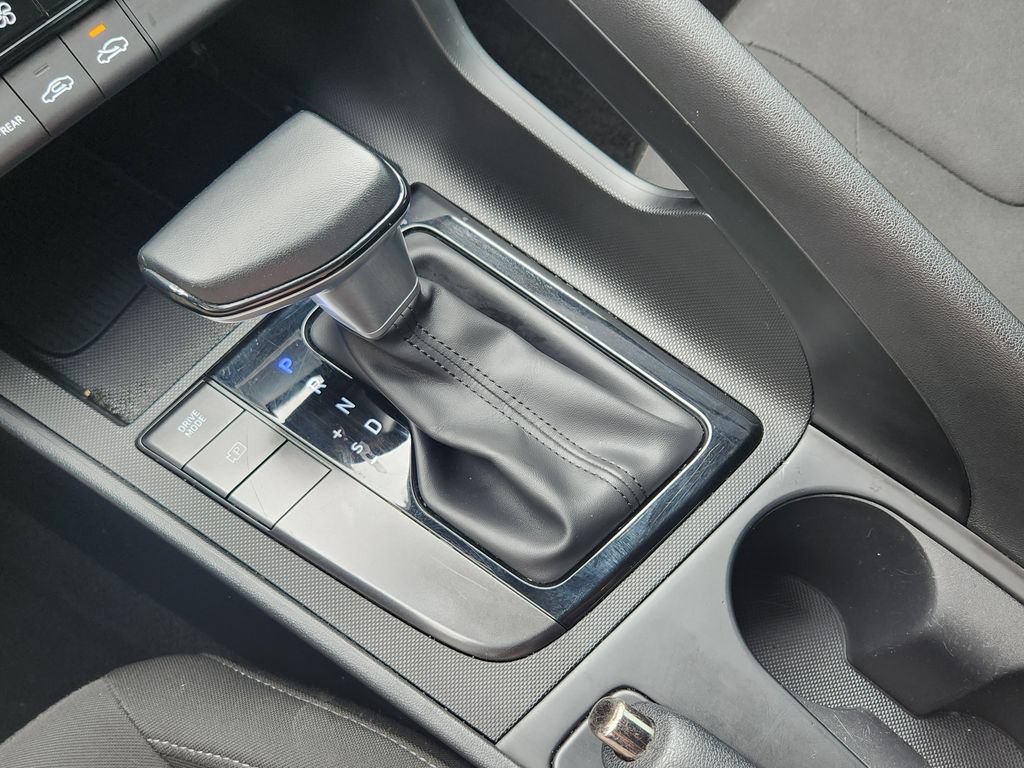 Used 2025 Hyundai Elantra Sport FWD image 15