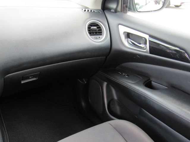 Used 2020 Nissan Pathfinder SV FWD image 19