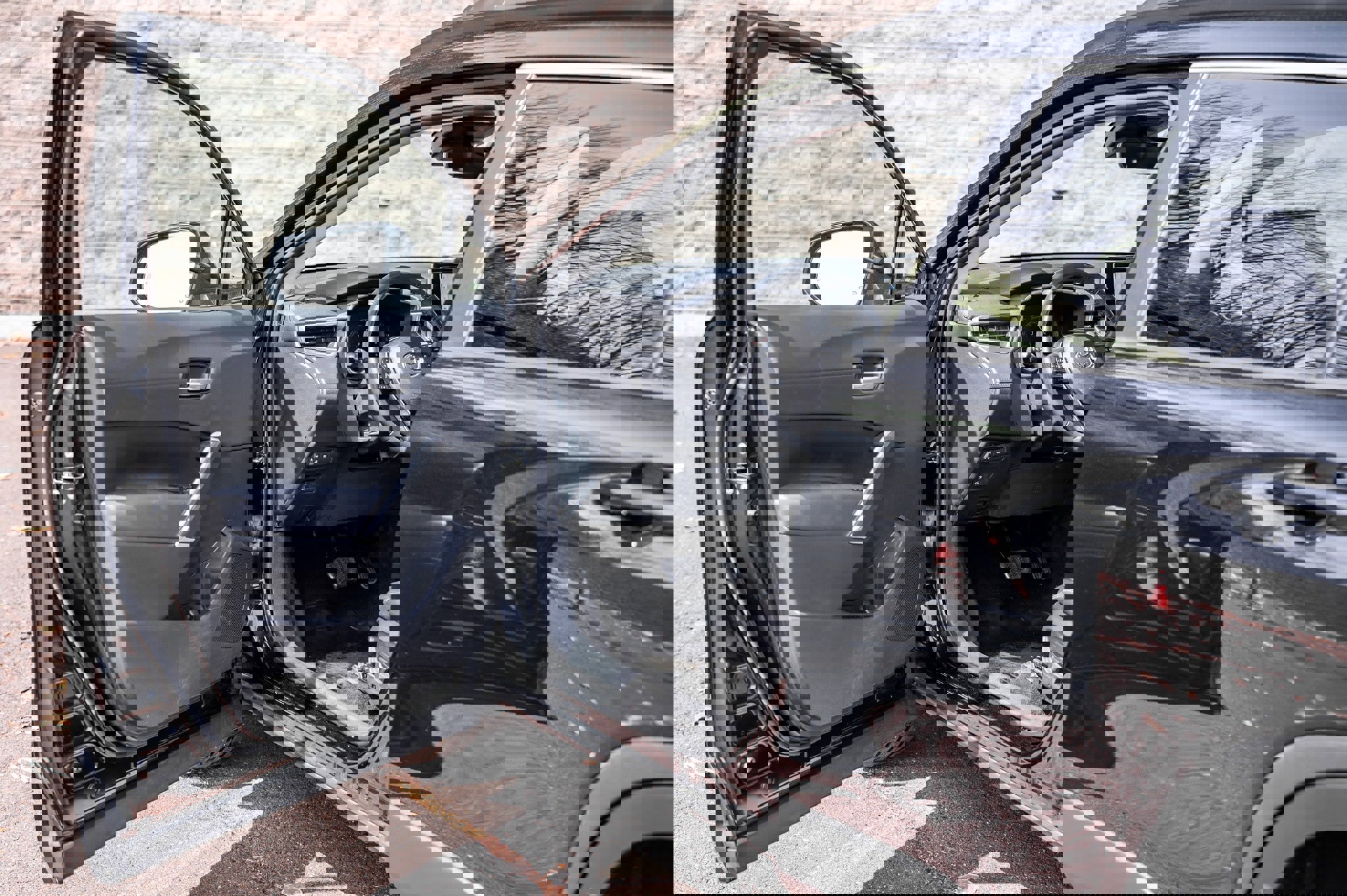 Used 2023 Toyota Corolla Cross XLE w/ Convenience Package image 23