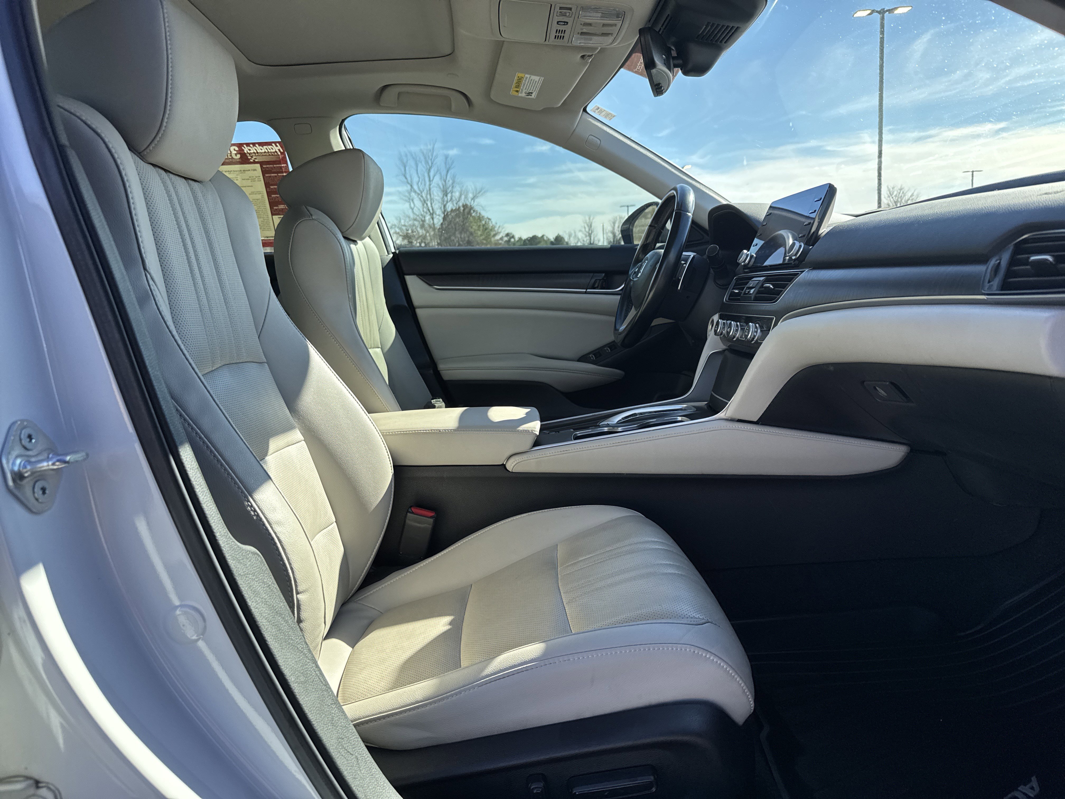 Used 2021 Honda Accord Touring image 30