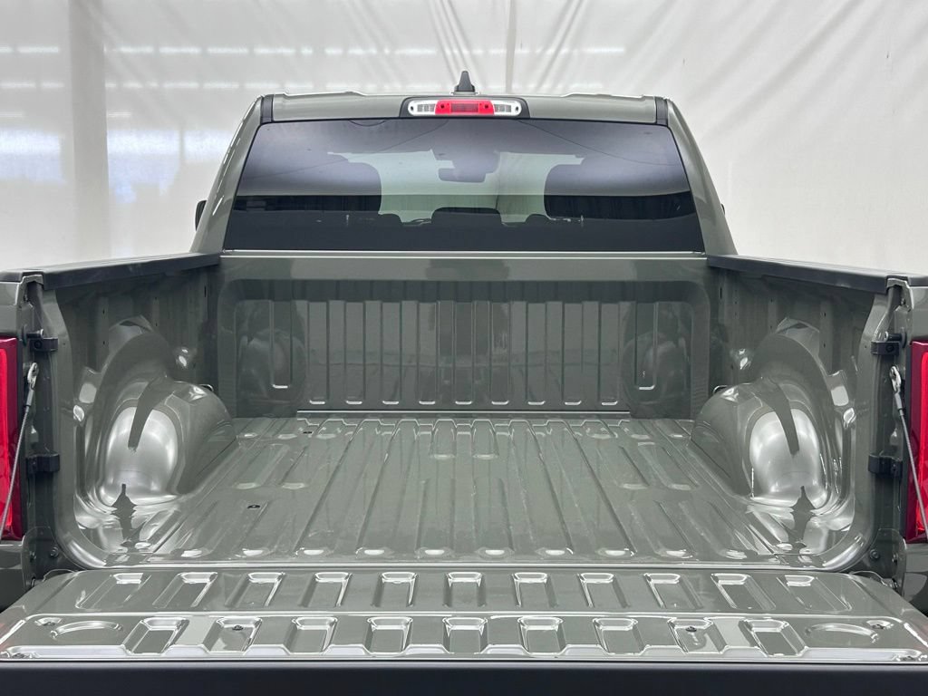 New 2026 RAM 1500 Big Horn AWD/4WD image 9