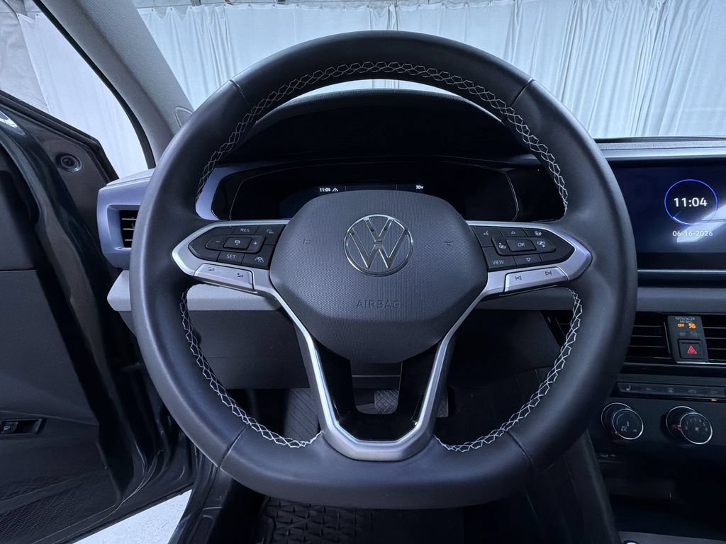 Used 2022 Volkswagen Taos SE w/ Panoramic Sunroof Package AWD/4WD image 27