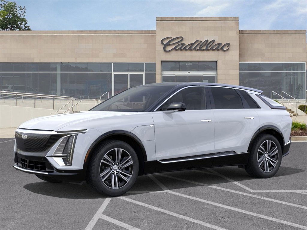 New 2026 Cadillac Lyriq Luxury image 2