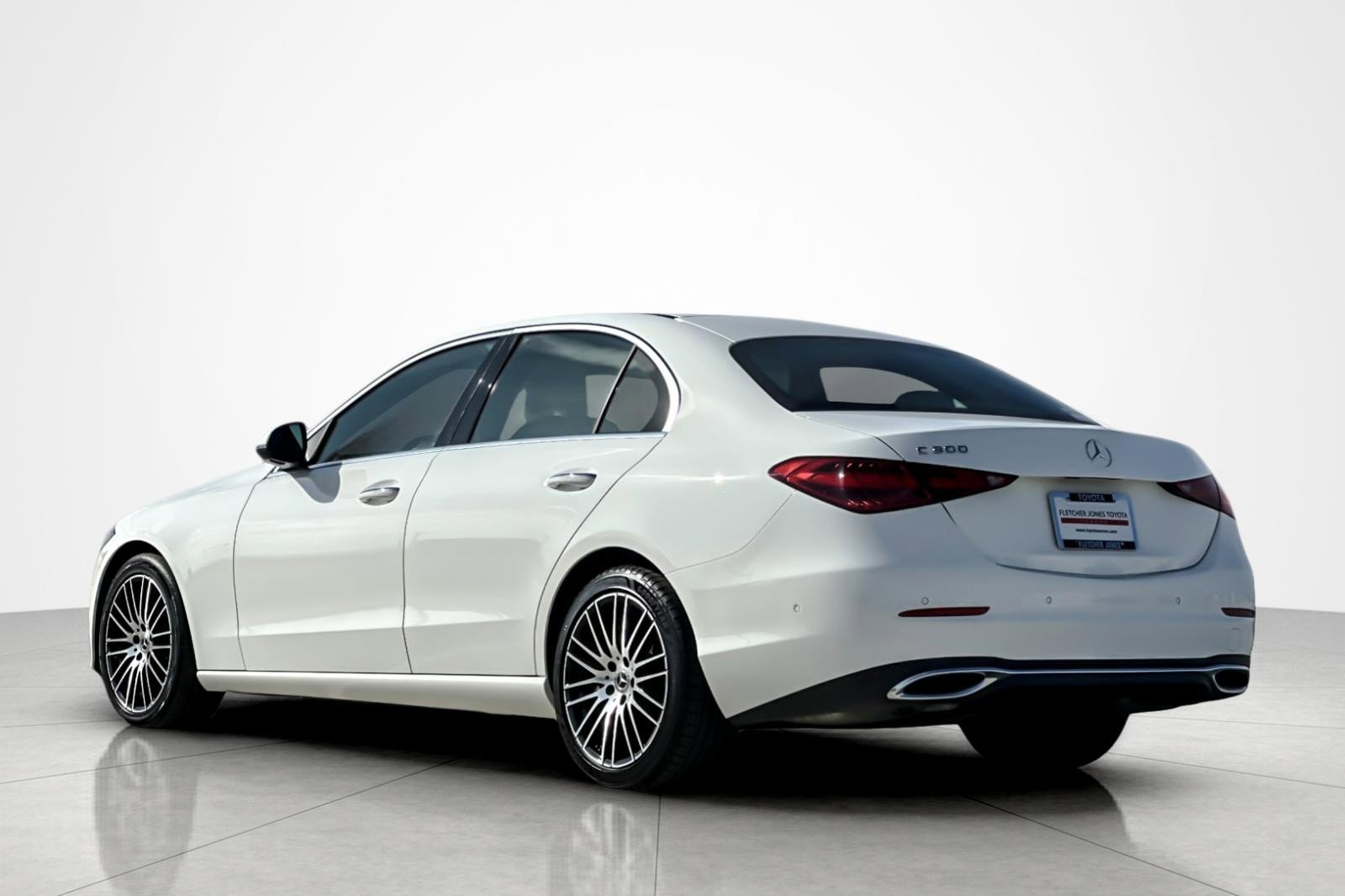 Used 2023 Mercedes-Benz C 300 Sedan image 3