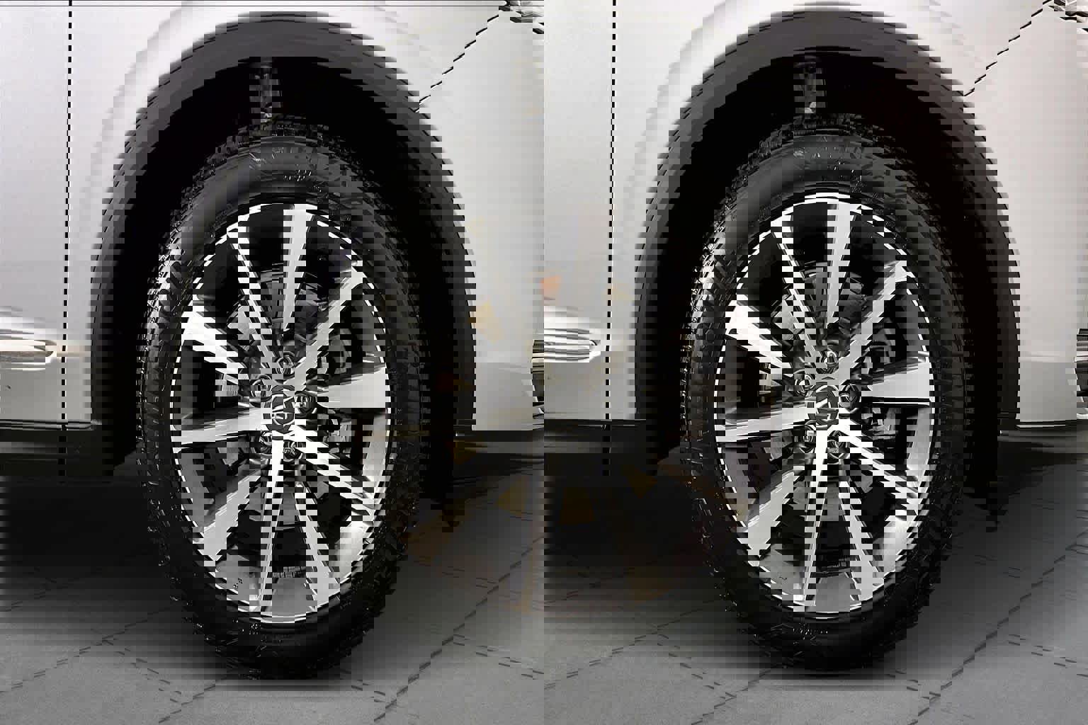 Used 2025 Acura MDX SH-AWD w/ Technology Package image 10