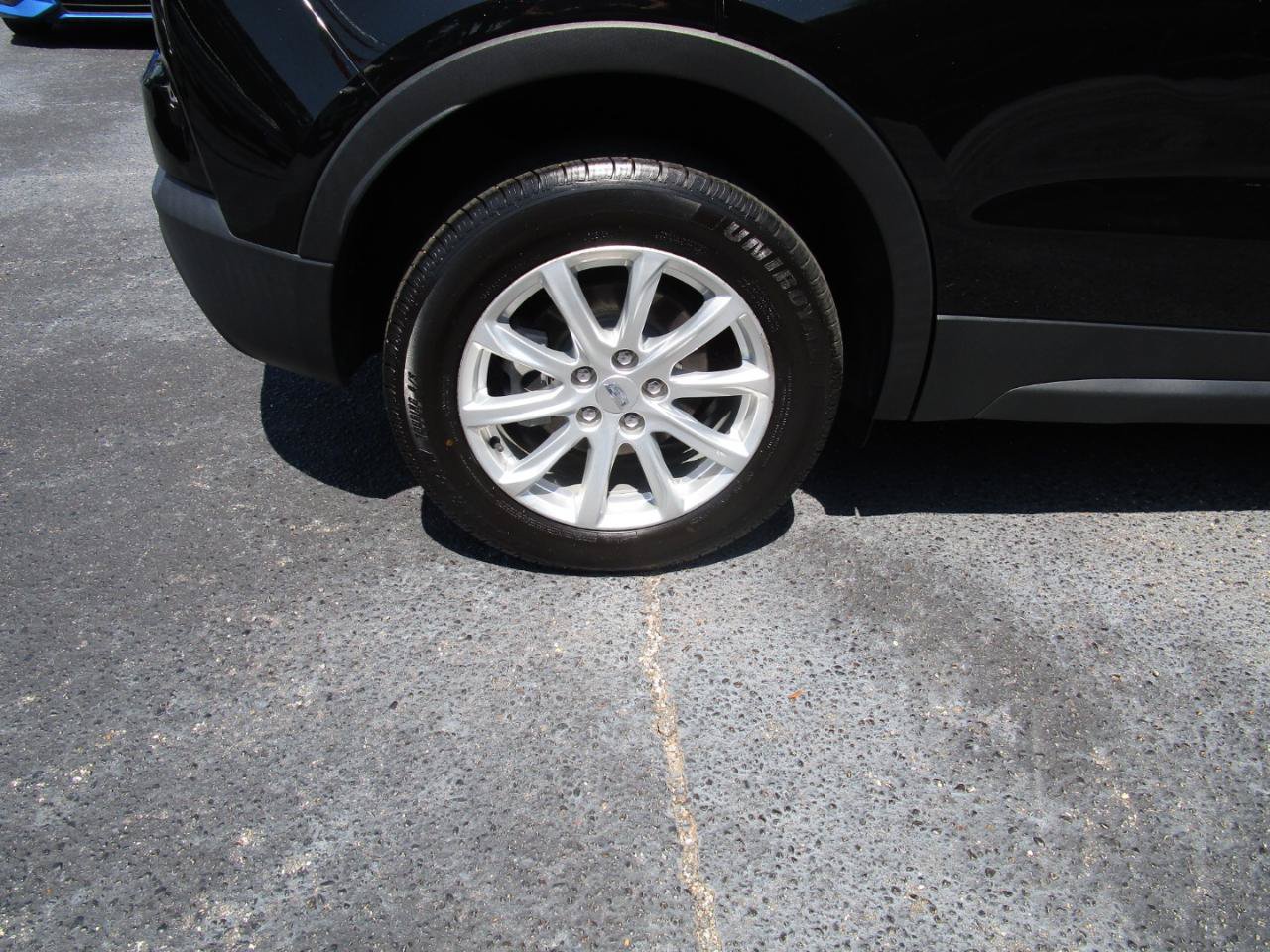 Used 2021 Cadillac XT4 Luxury w/ Cold Weather Package FWD image 22