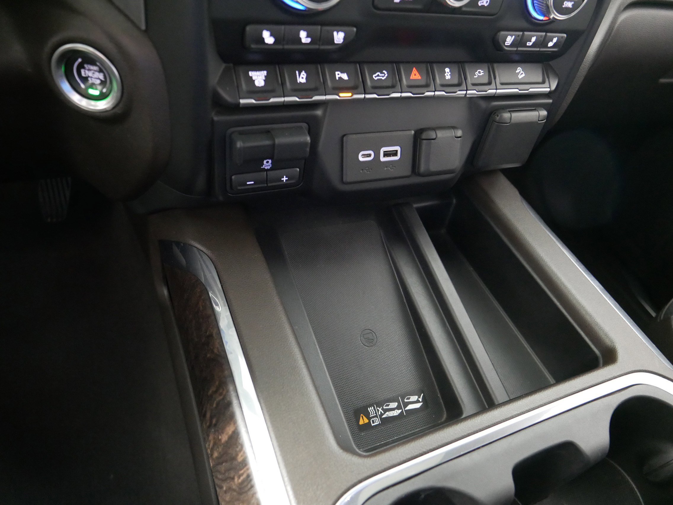 Certified 2022 GMC Sierra 2500 Denali w/ Denali Ultimate Package AWD/4WD image 31