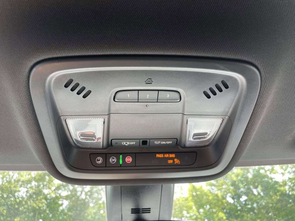 Used 2023 Chevrolet Traverse LT AWD/4WD image 32