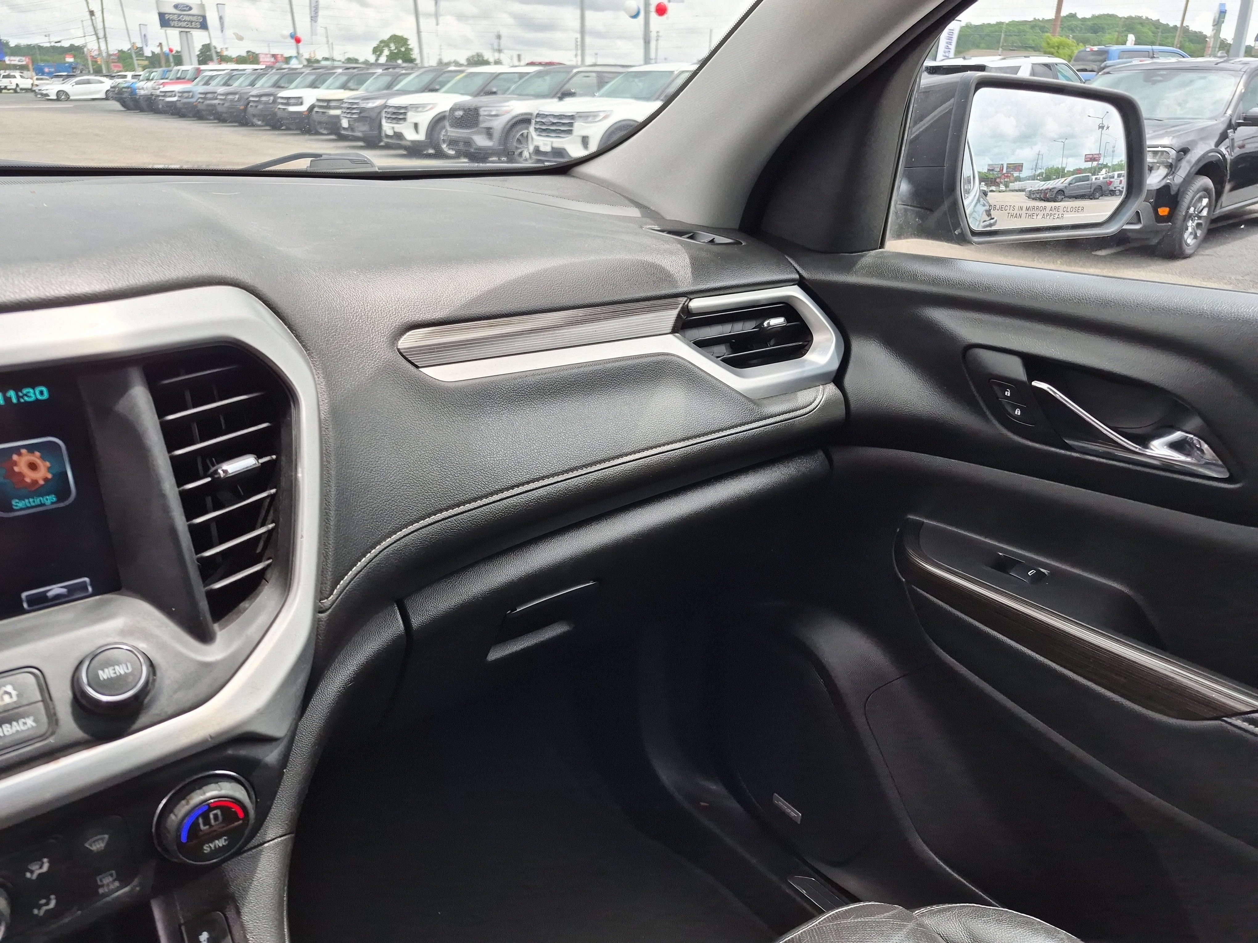 Used 2017 GMC Acadia SLT FWD image 19
