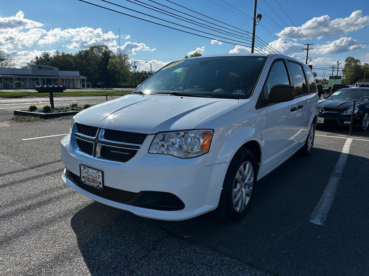 Used 2019 Dodge Grand Caravan SE image 1