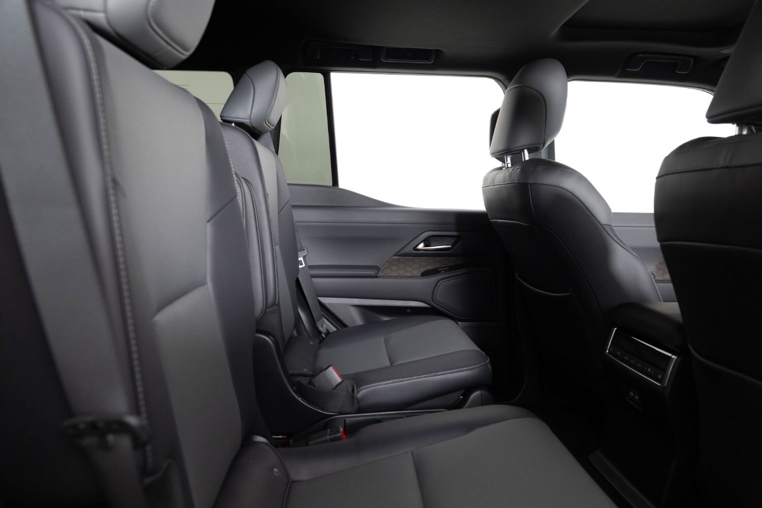 Used 2025 Lexus GX 550 w/ Cold Area Package AWD/4WD image 27