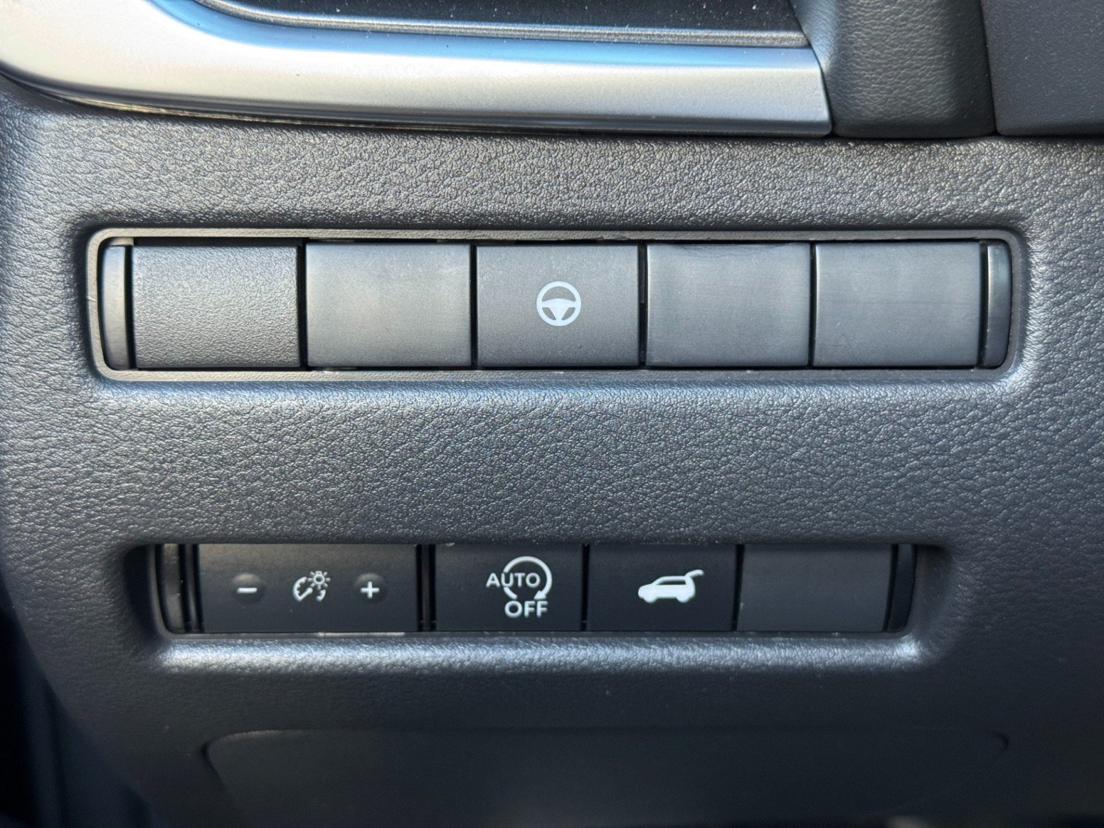 Used 2023 Nissan Rogue SV w/ SV Premium B Package FWD image 17