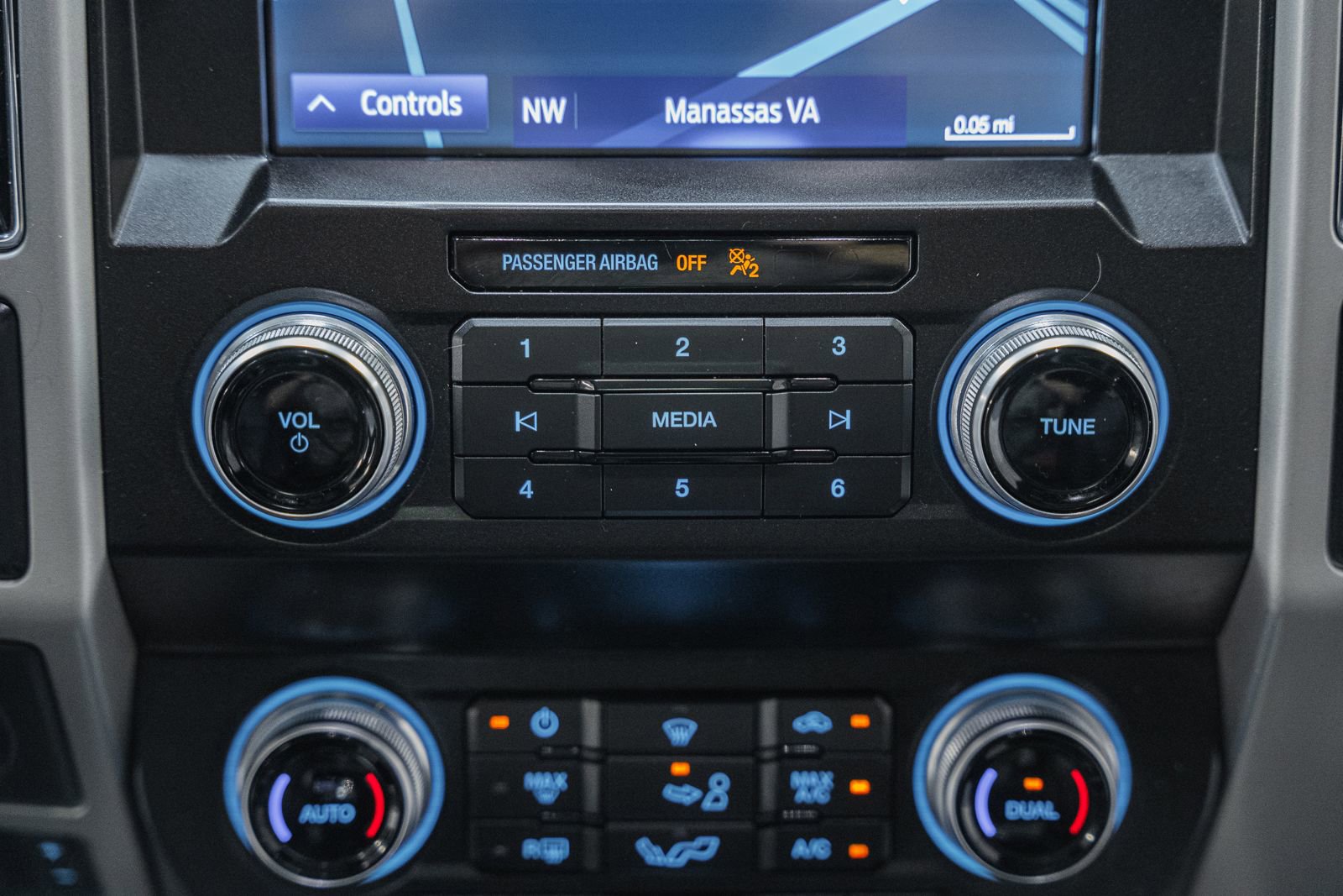 Used 2020 Ford F150 Lariat w/ Equipment Group 502A Luxury AWD/4WD image 31
