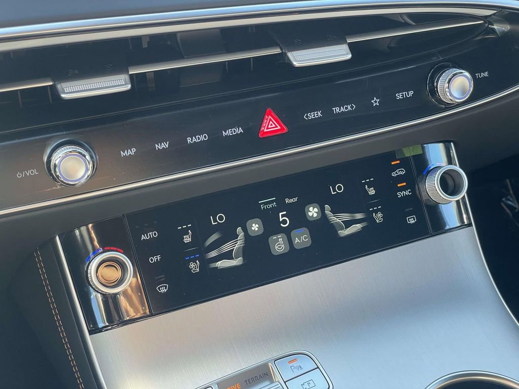 New 2026 Genesis GV70 3.5T Sport Advanced AWD/4WD image 17