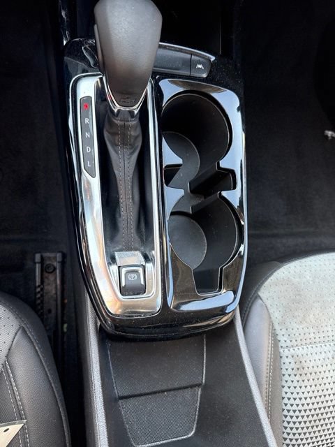 Used 2025 Chevrolet Trax LT w/ LT Convenience Package FWD image 30