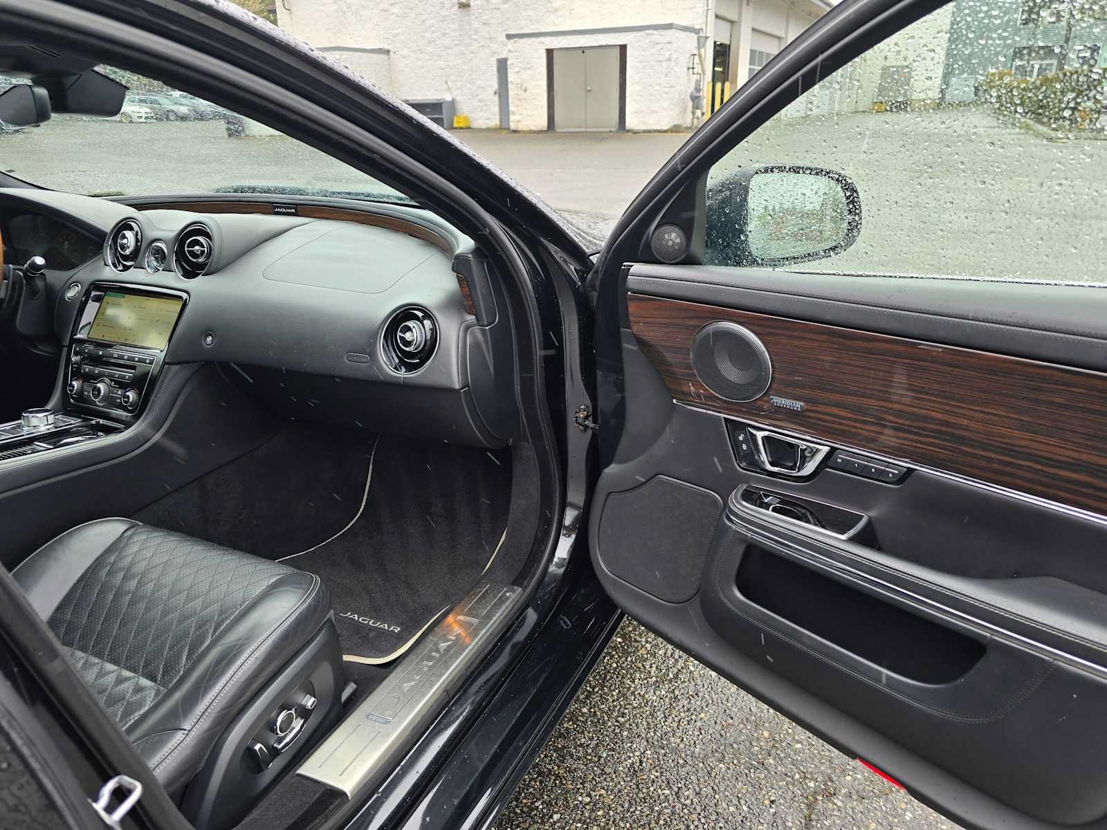 Used 2019 Jaguar XJ L Portfolio RWD image 10