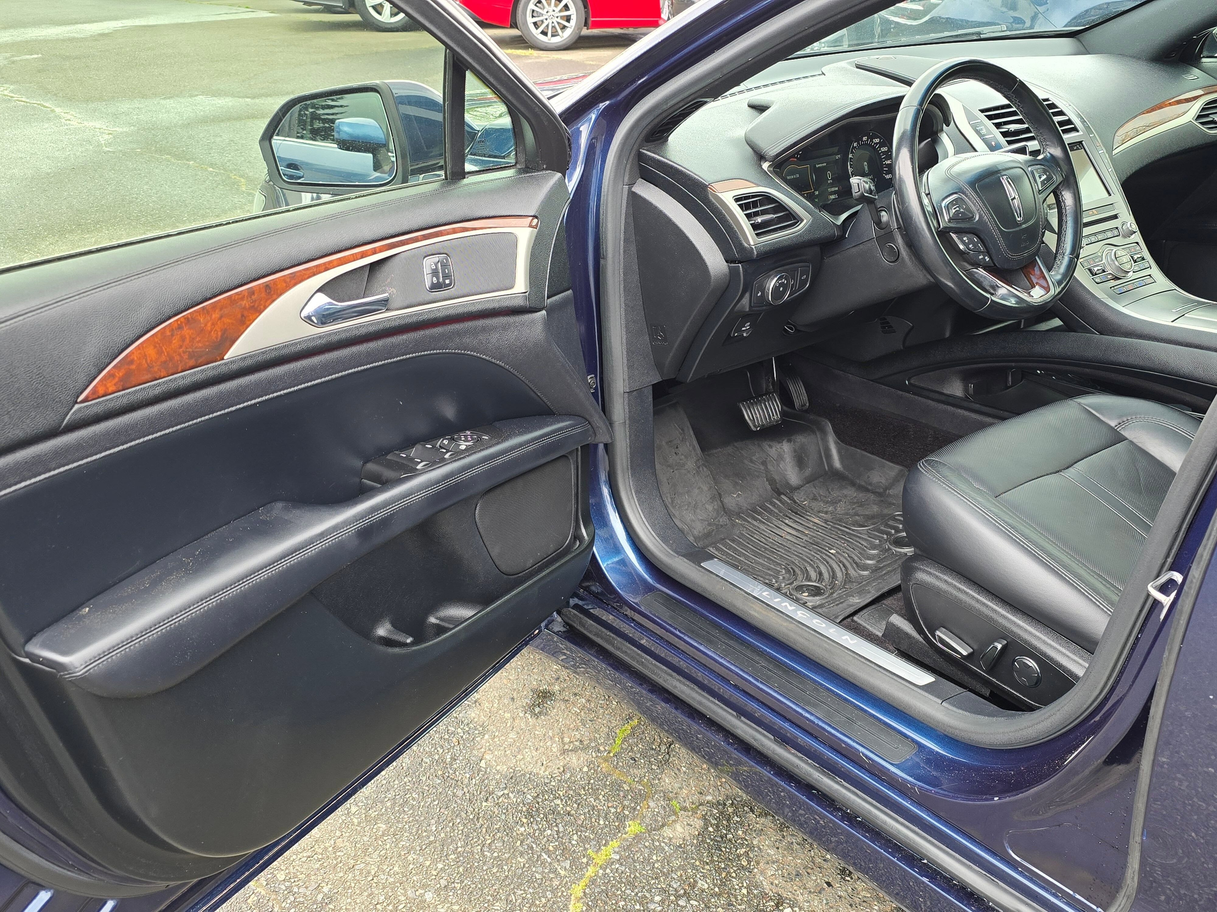 Used 2017 Lincoln MKZ Reserve FWD image 19