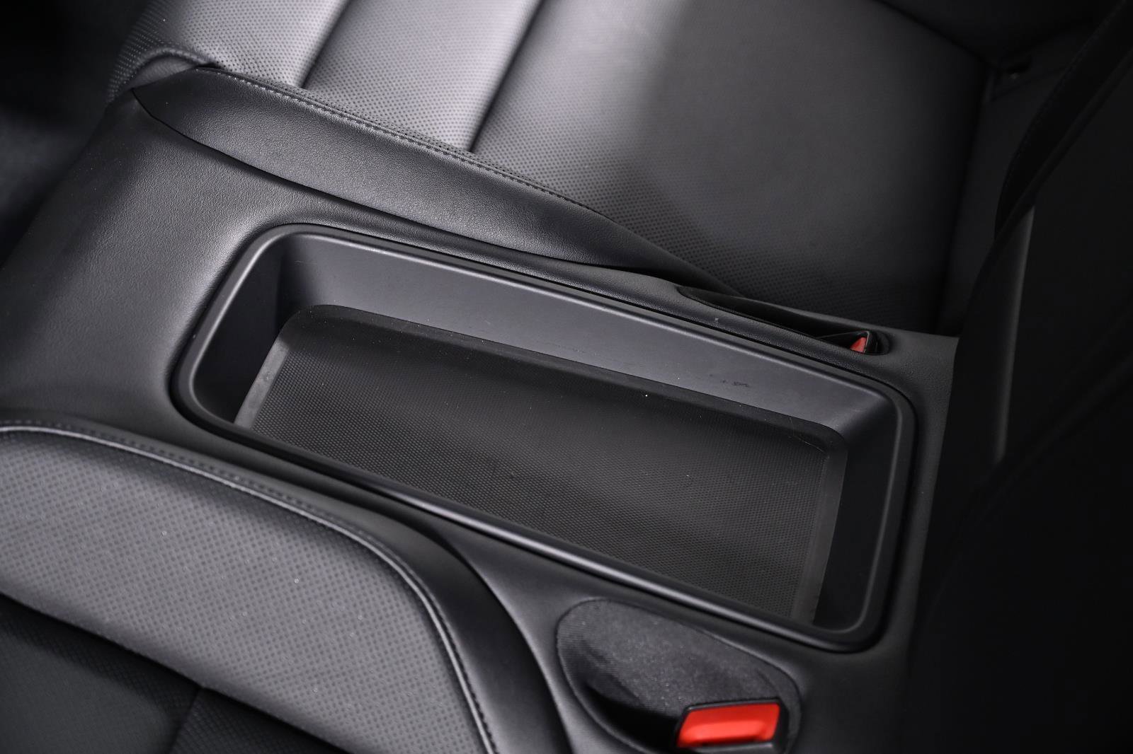 Used 2021 Porsche Taycan RWD image 35