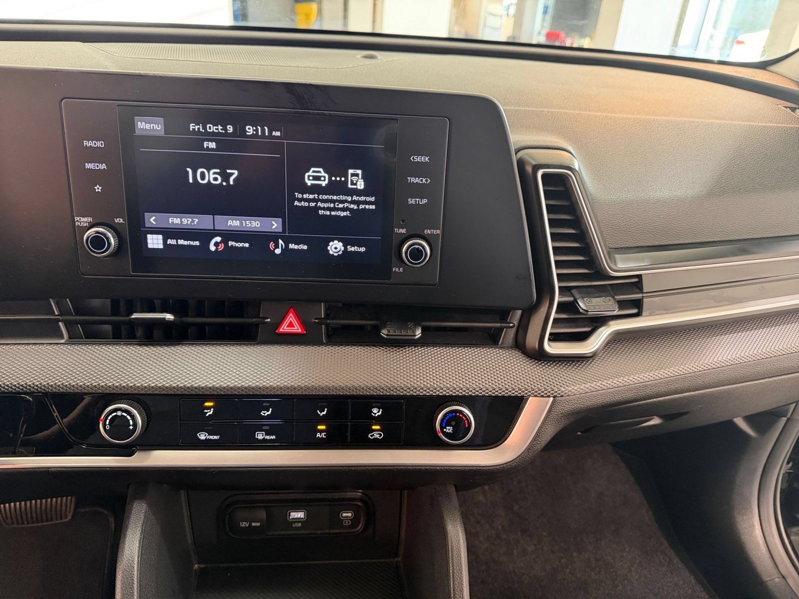 Used 2025 Kia Sportage LX AWD/4WD image 16