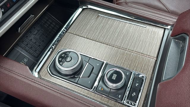 Used 2023 Ford Expedition Limited image 23