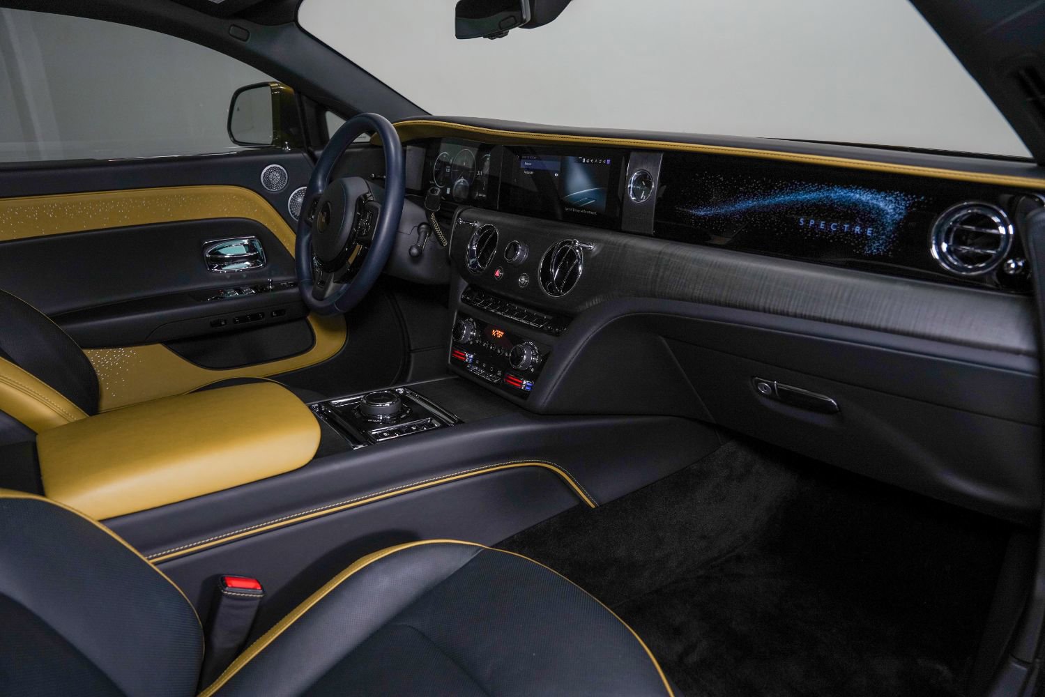 Used 2024 Rolls-Royce Spectre w/ Spectre Launch Package AWD/4WD image 37