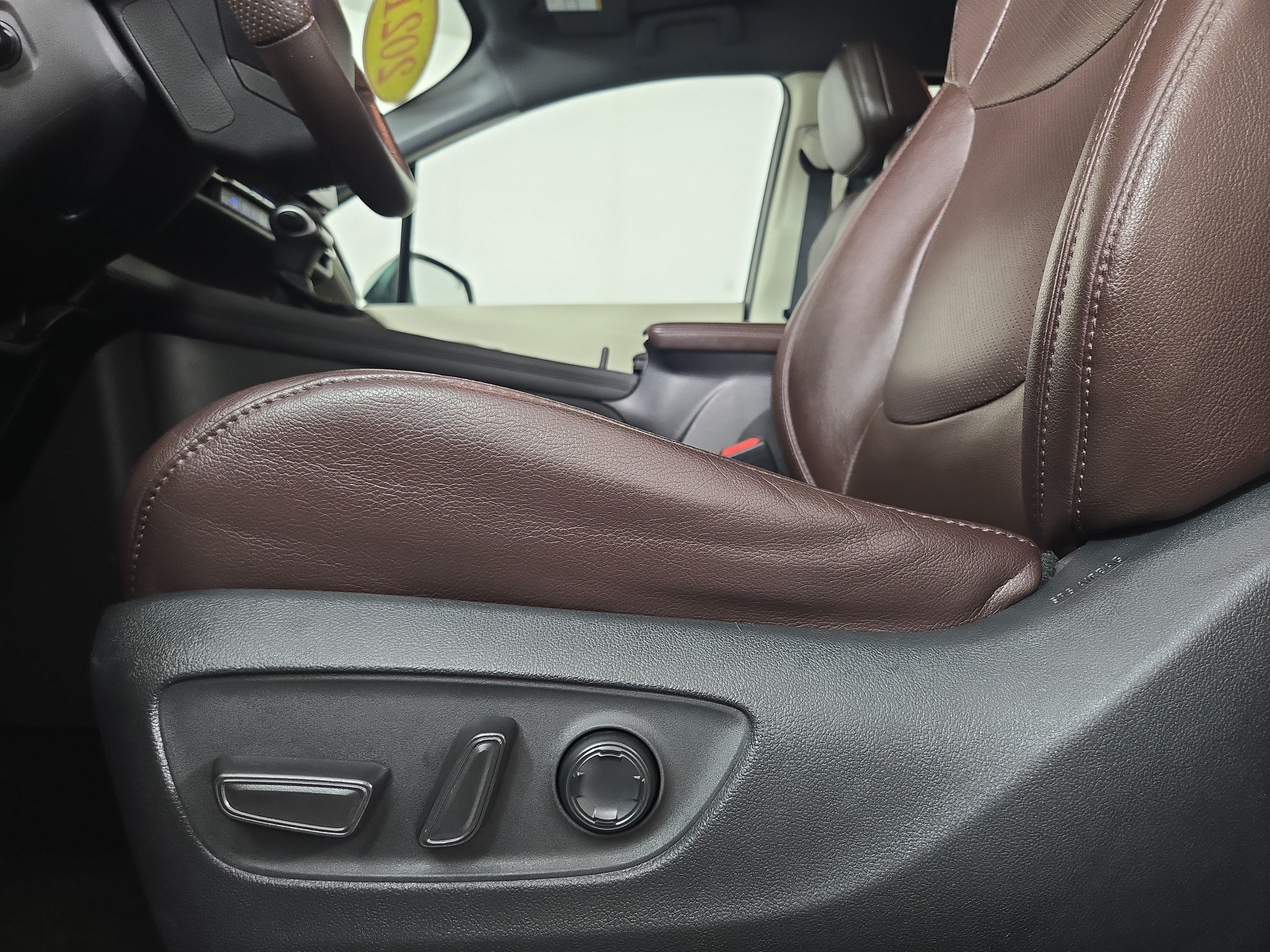 Used 2021 Toyota Sienna Platinum FWD image 34