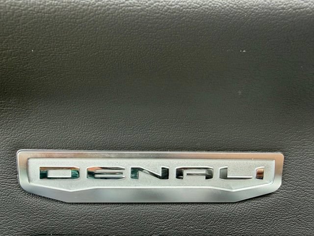 Used 2025 GMC Sierra 1500 Denali w/ Denali Reserve Package AWD/4WD image 12