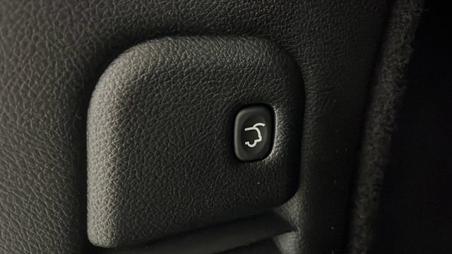 Used 2024 Dodge Durango R/T w/ Tow 'N Go Package AWD/4WD image 29