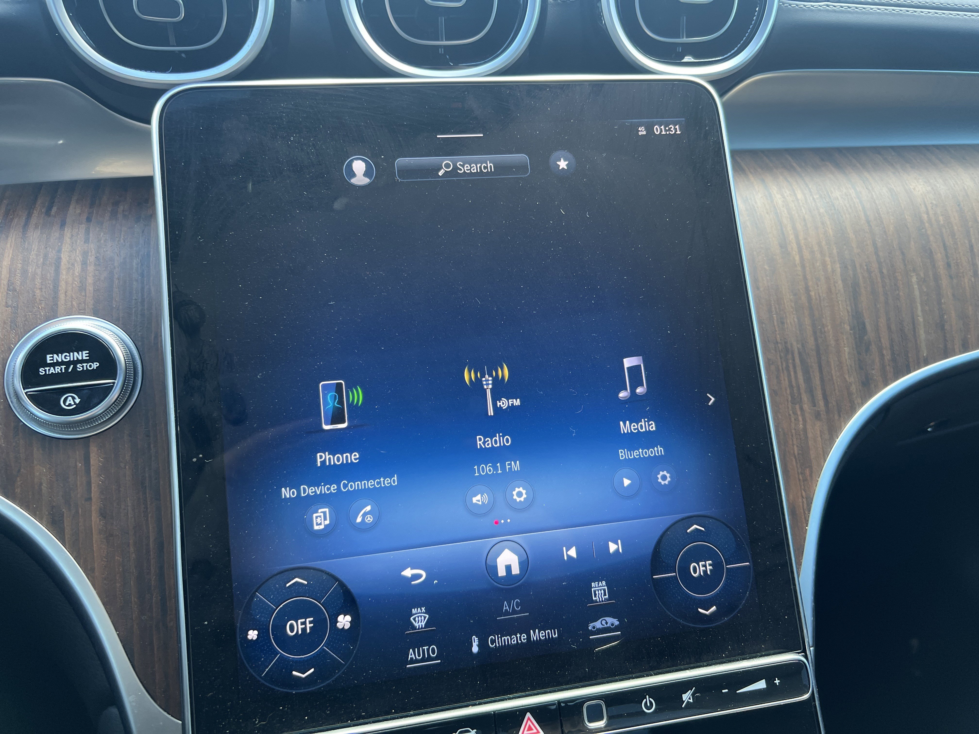 Used 2024 Mercedes-Benz GLC 300 4MATIC w/ AMG Line image 29