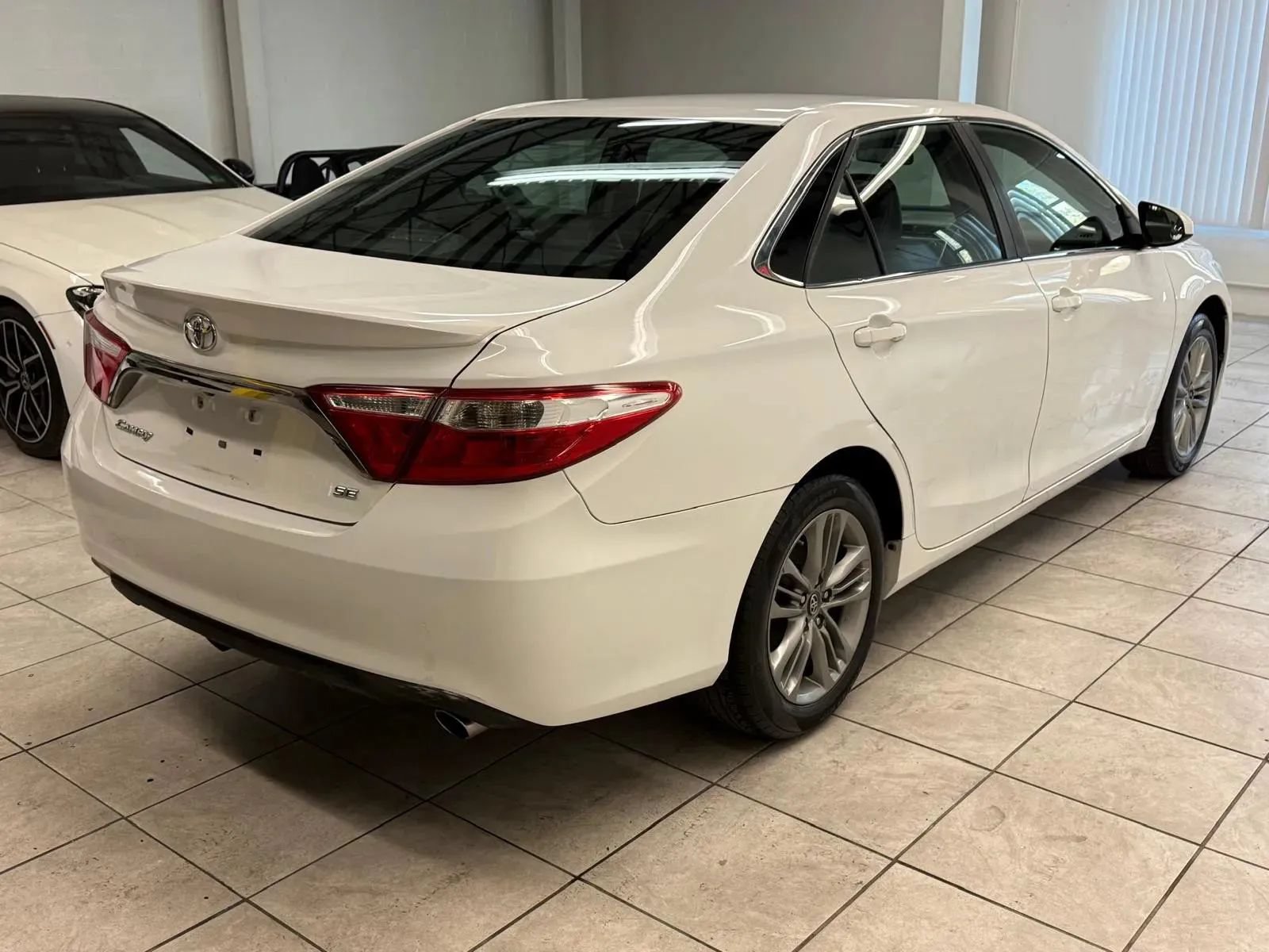 Used 2017 Toyota Camry SE FWD image 8