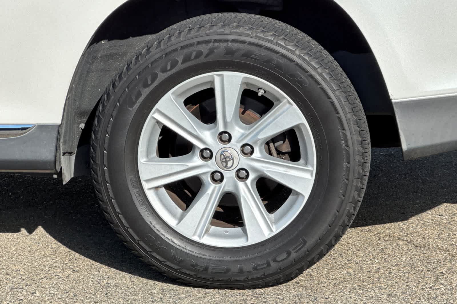 Used 2013 Toyota Highlander SE AWD/4WD image 25