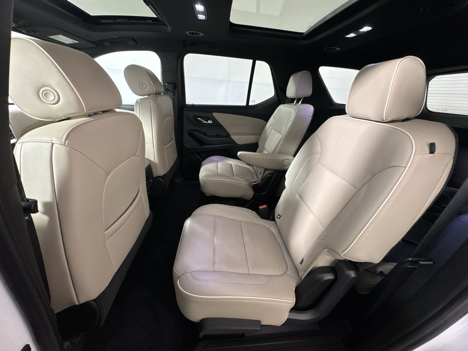 Used 2022 Chevrolet Traverse Premier AWD/4WD image 25