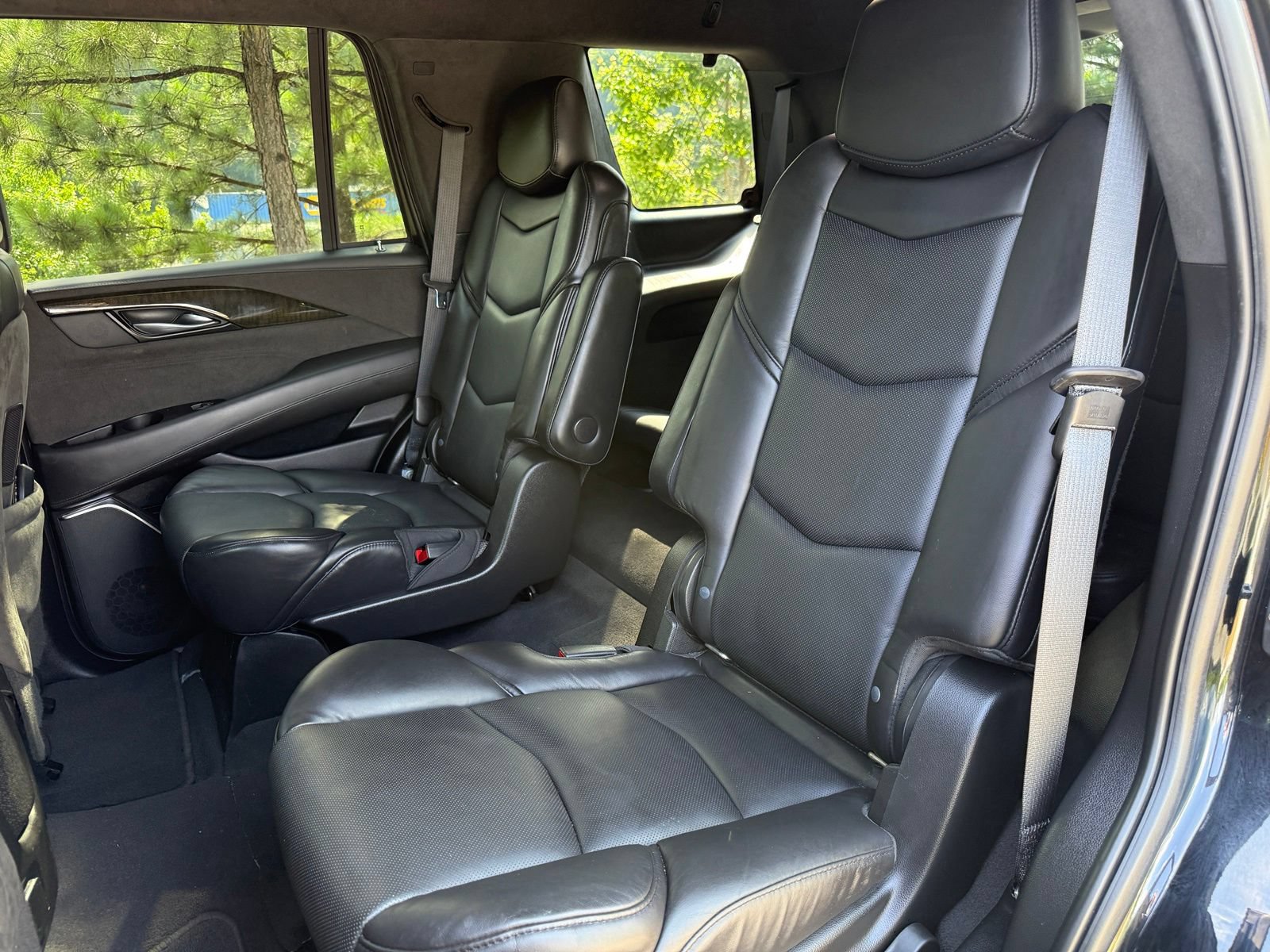 Used 2019 Cadillac Escalade Platinum RWD image 40