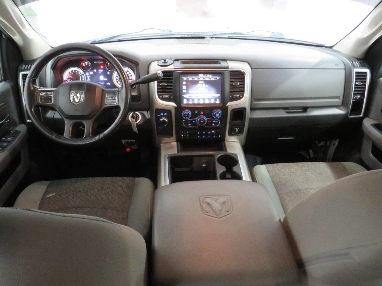 Used 2015 RAM 2500 SLT w/ Luxury Group image 14