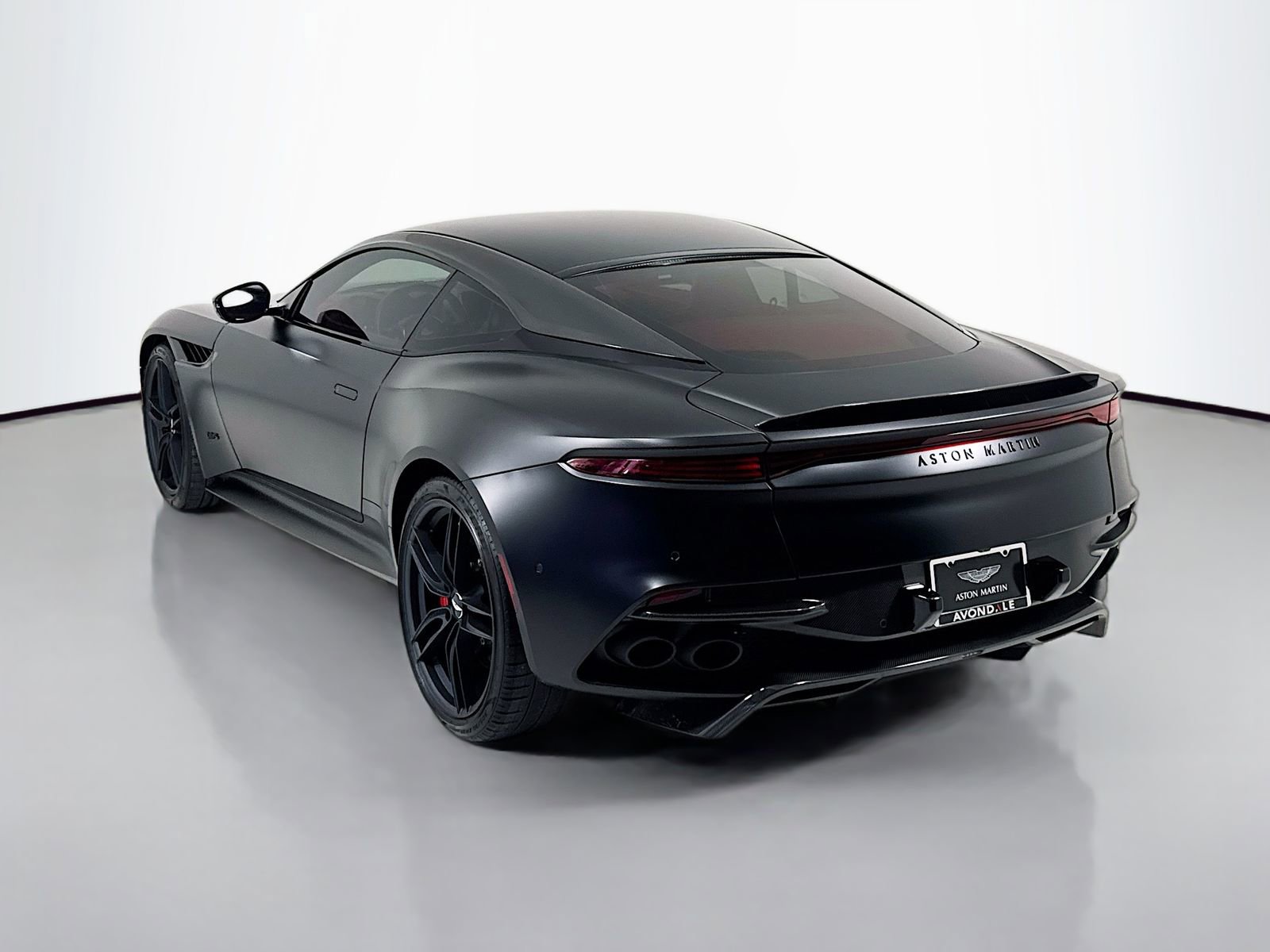 Used 2023 Aston Martin DBS Coupe RWD image 5