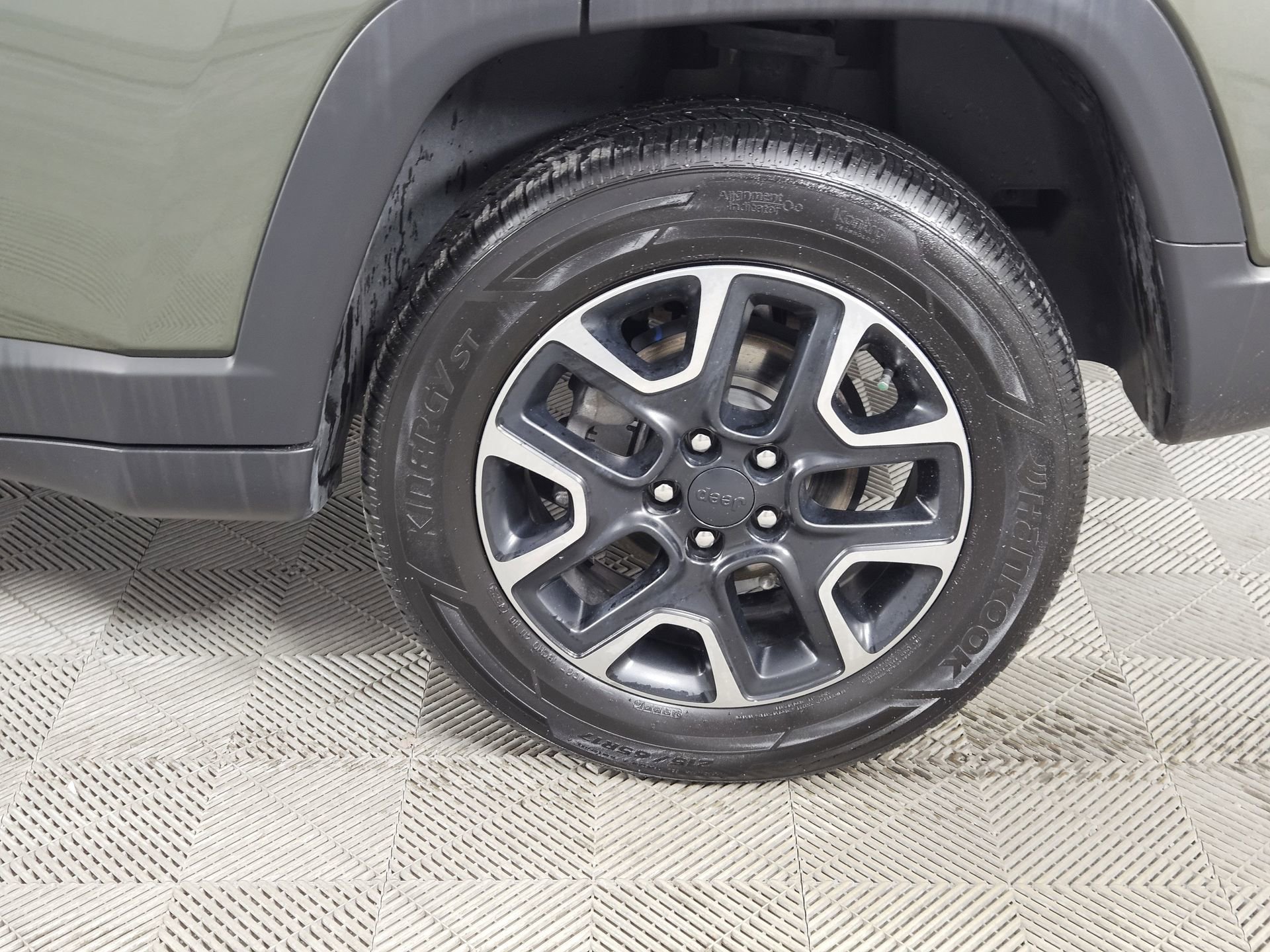 Used 2019 Jeep Compass Trailhawk w/ Cold Weather Group image 12