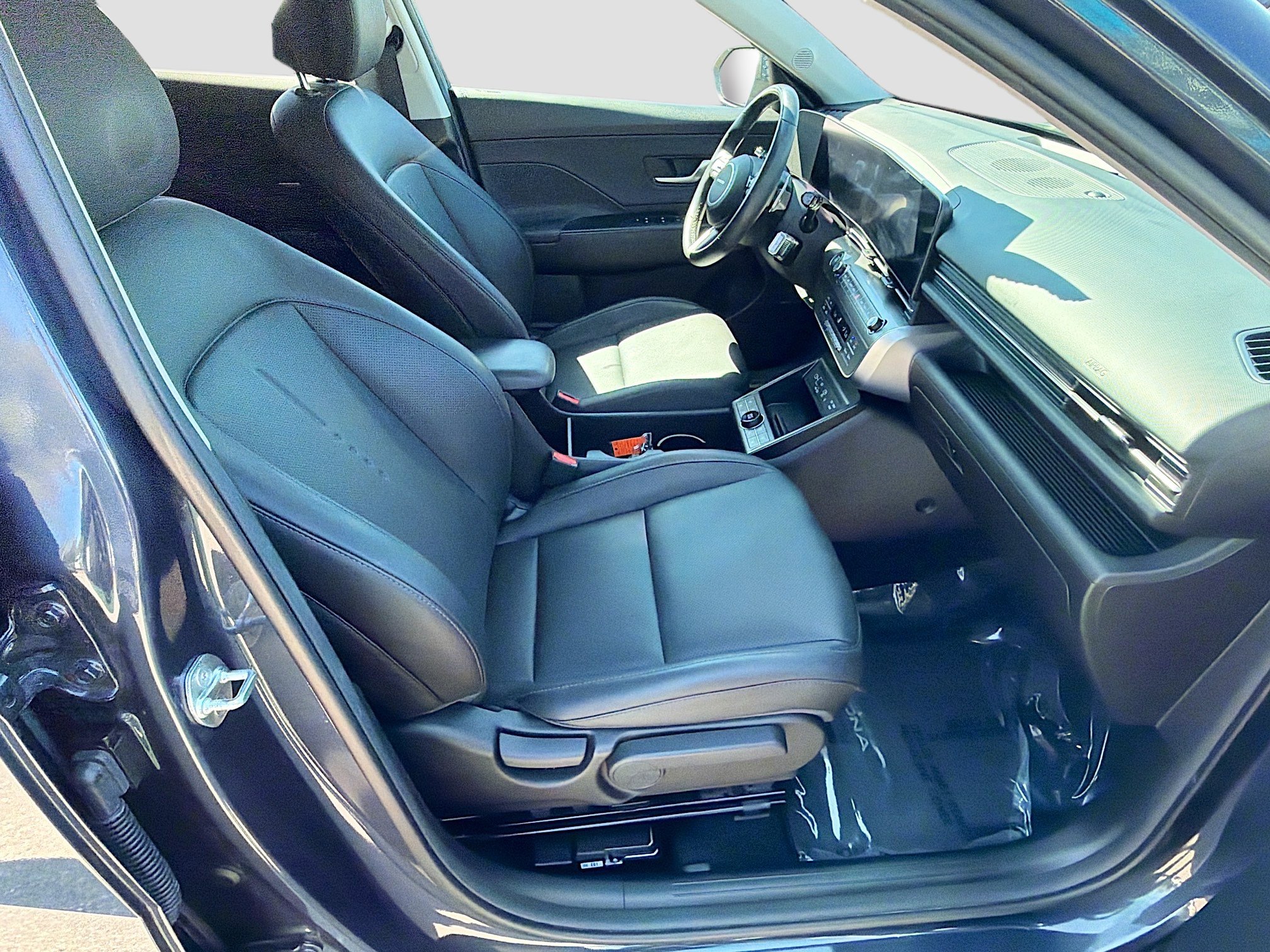 Used 2024 Hyundai Kona Limited image 15