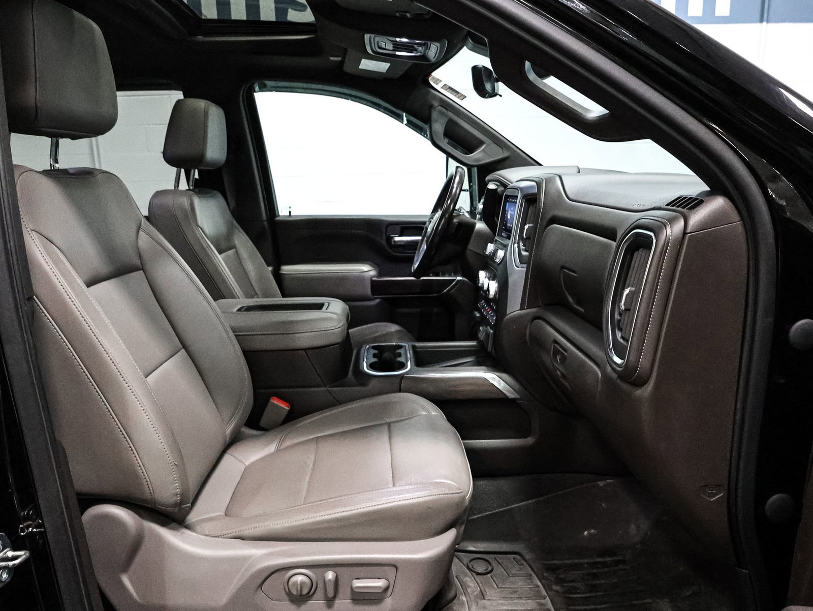 Used 2020 GMC Sierra 2500 SLT w/ SLT Premium Plus Package image 26