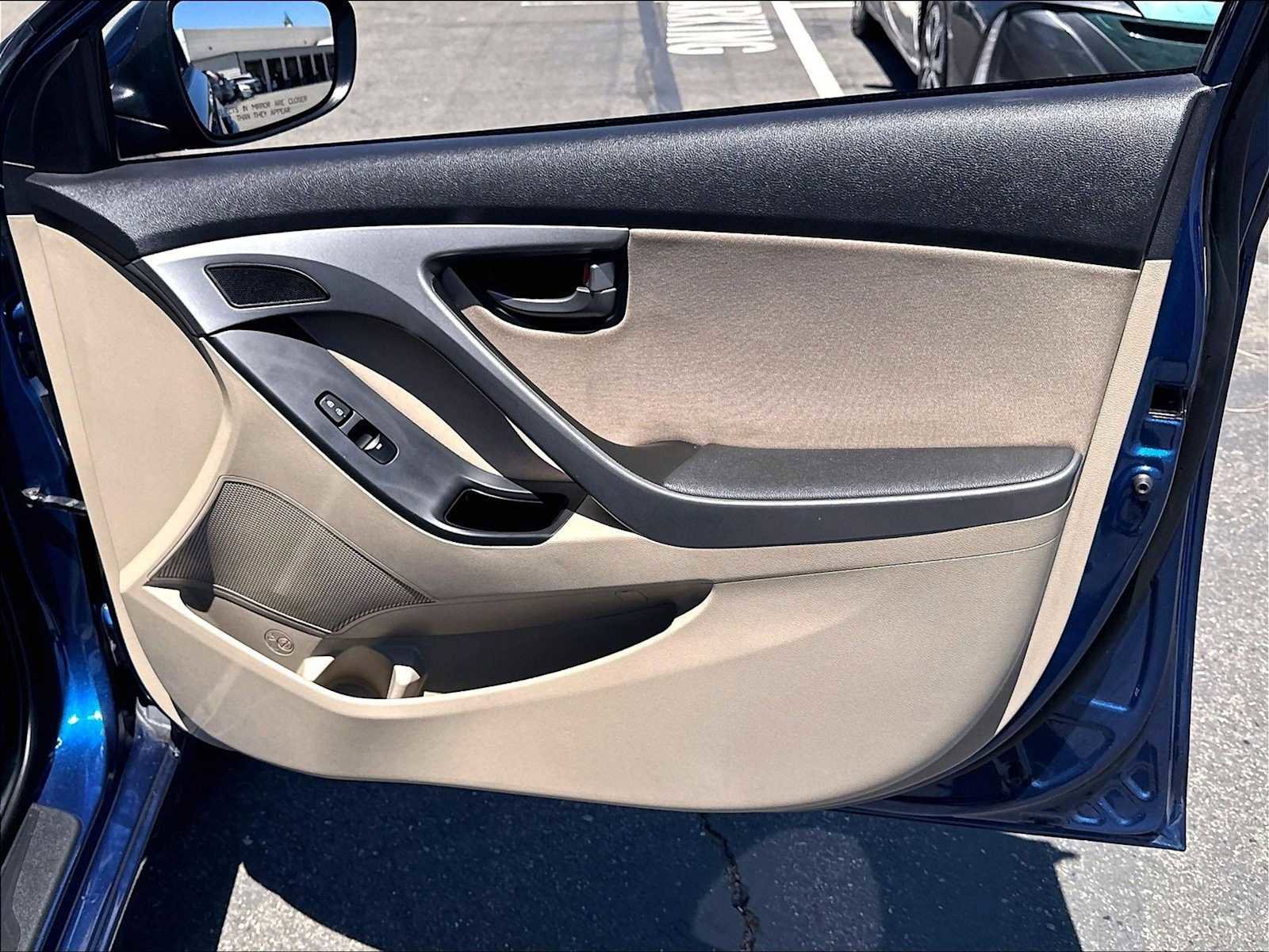 Used 2015 Hyundai Elantra SE w/ Option Group 02 FWD image 25