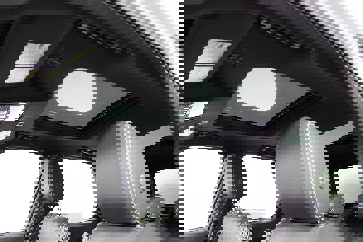 Used 2022 Land Rover Discovery S image 8