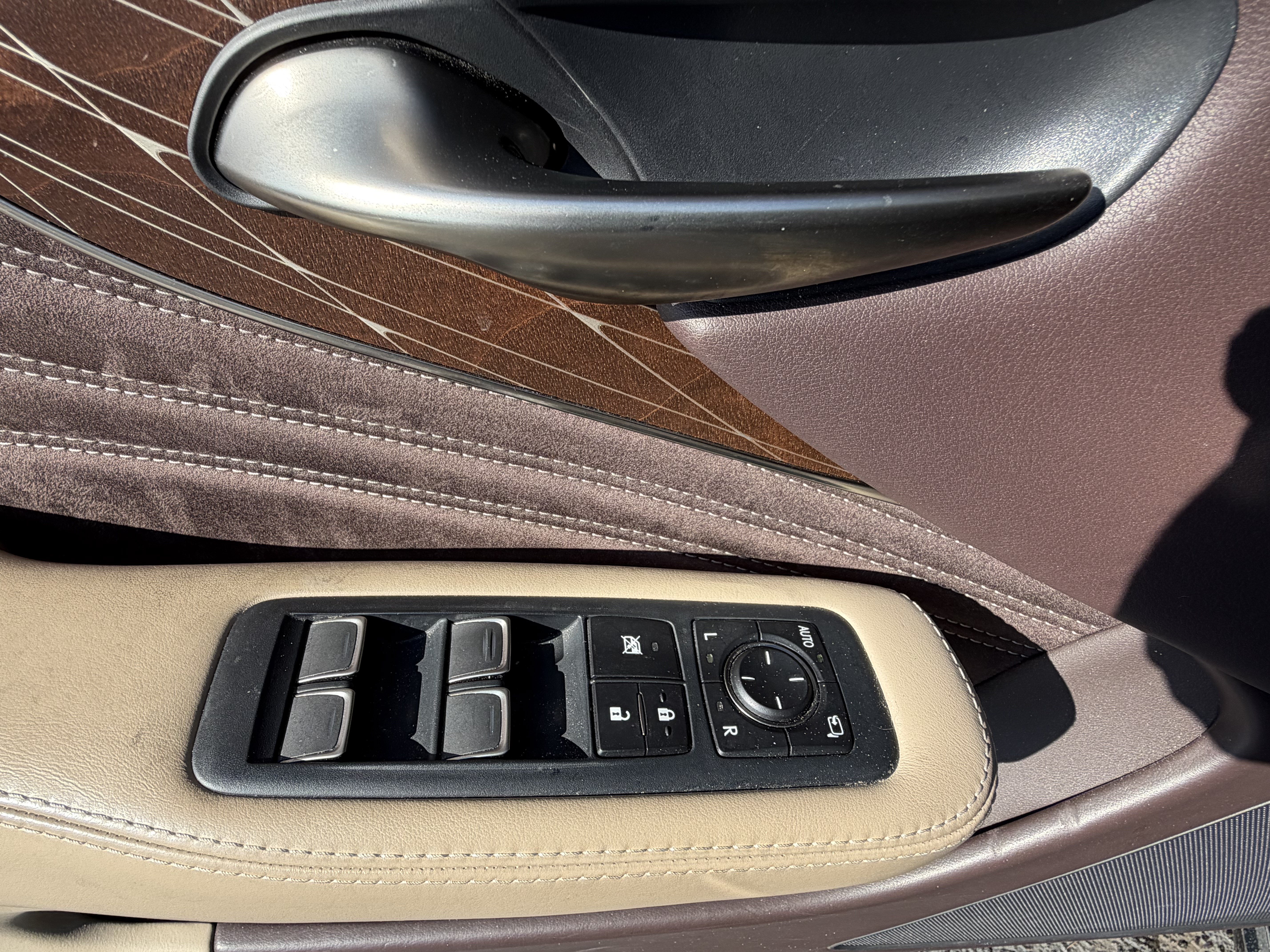 Used 2019 Lexus LS 500 w/ Interior Upgrade Package RWD image 14