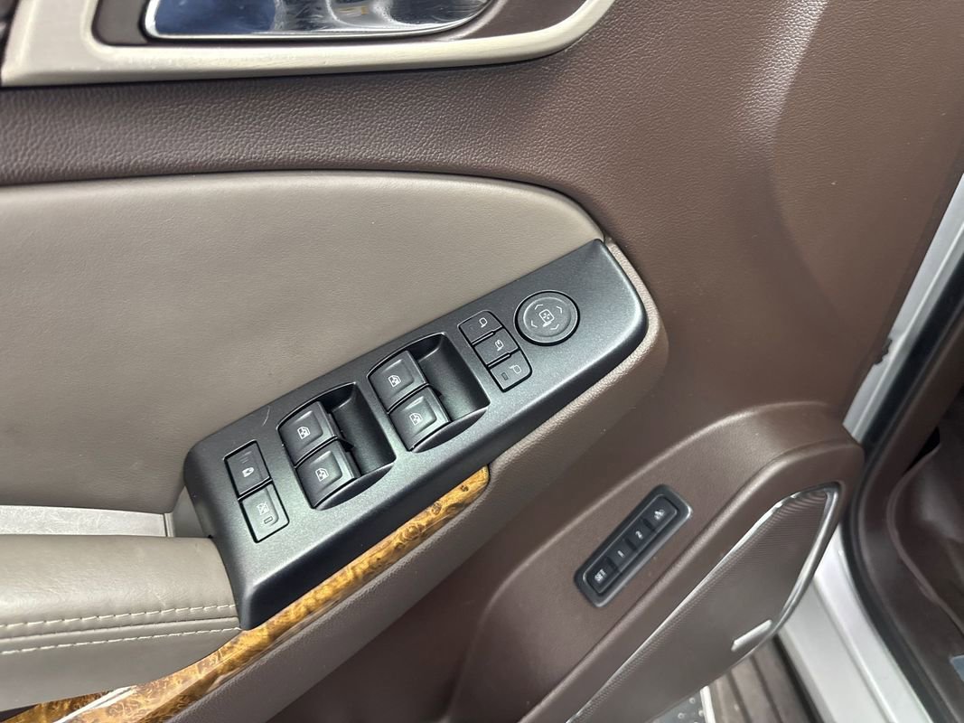 Used 2015 GMC Yukon XL Denali w/ Touring Package AWD/4WD image 9