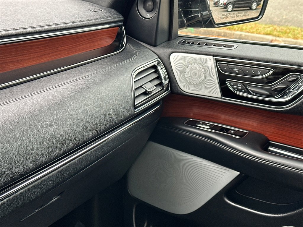 Used 2021 Lincoln Navigator Reserve image 42
