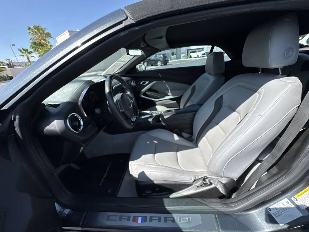Used 2018 Chevrolet Camaro LT RWD image 10